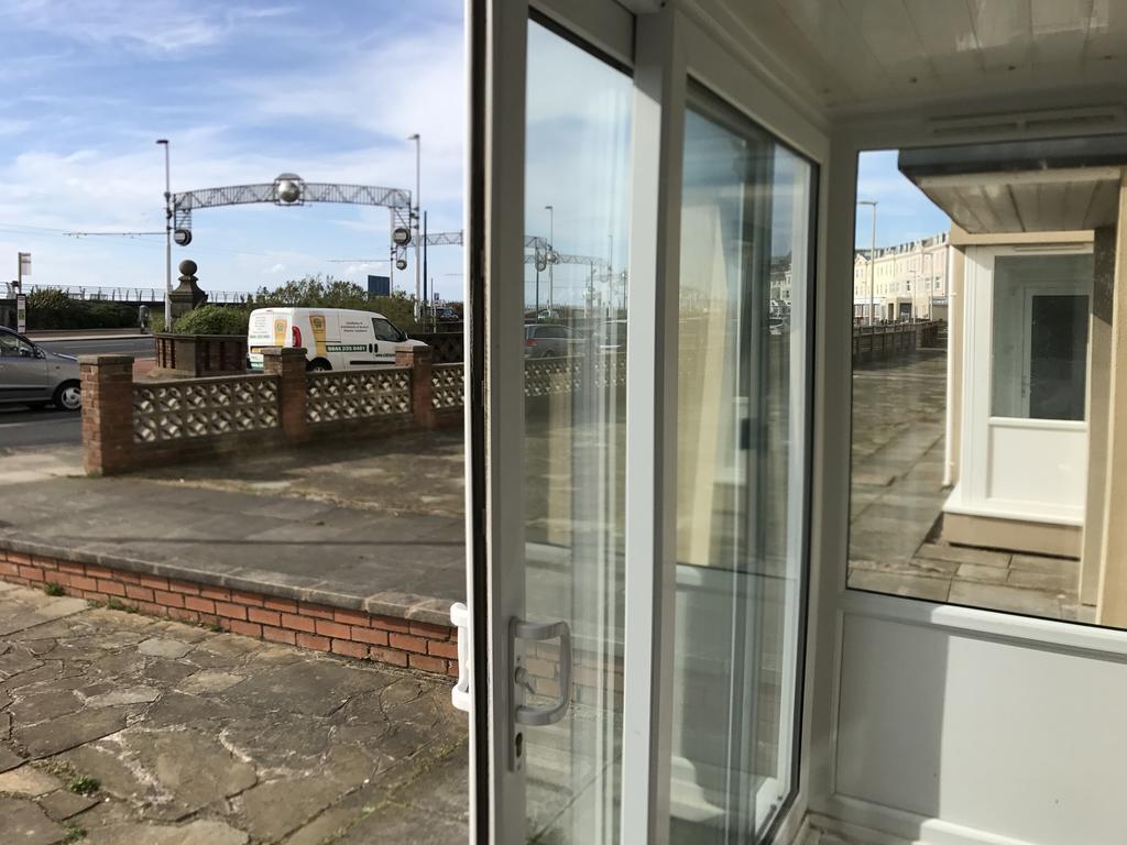 Crescent Court Villa Blackpool Exterior photo